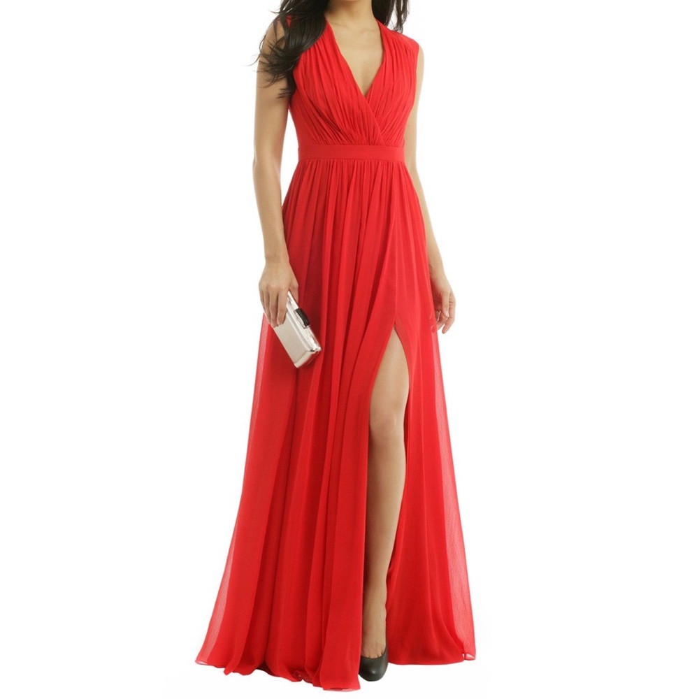 AVAIL OCT 10 💃 Badgley Mischka red formal gown